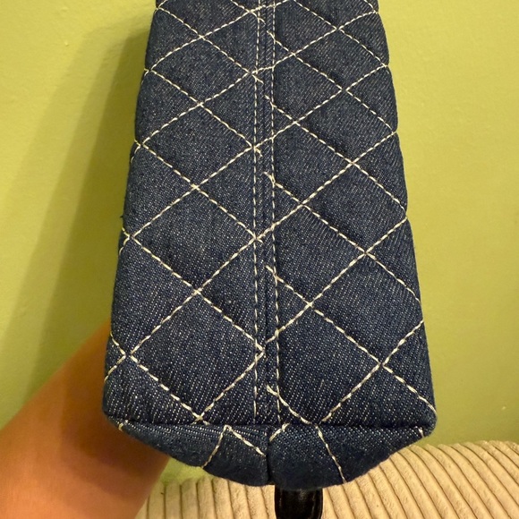 Blue denim Cannage Pattern Zippered Bag - Picture 4 of 9